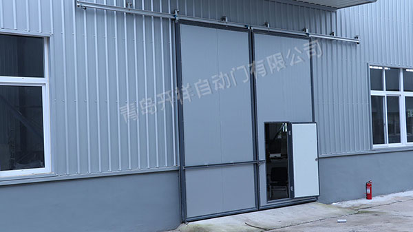 南京供應(yīng)平移車間門價格